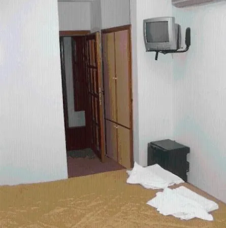Suzanne Hotel *